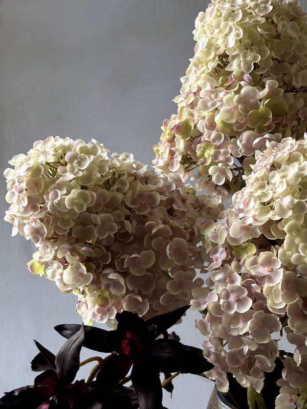 #003 - The cloud-like bouquet